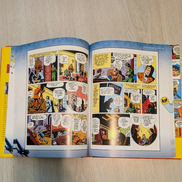Batman Book War Years 1939-1945: Presenting Over 20 Classic Full Length DC Tales - Picture 7 of 11